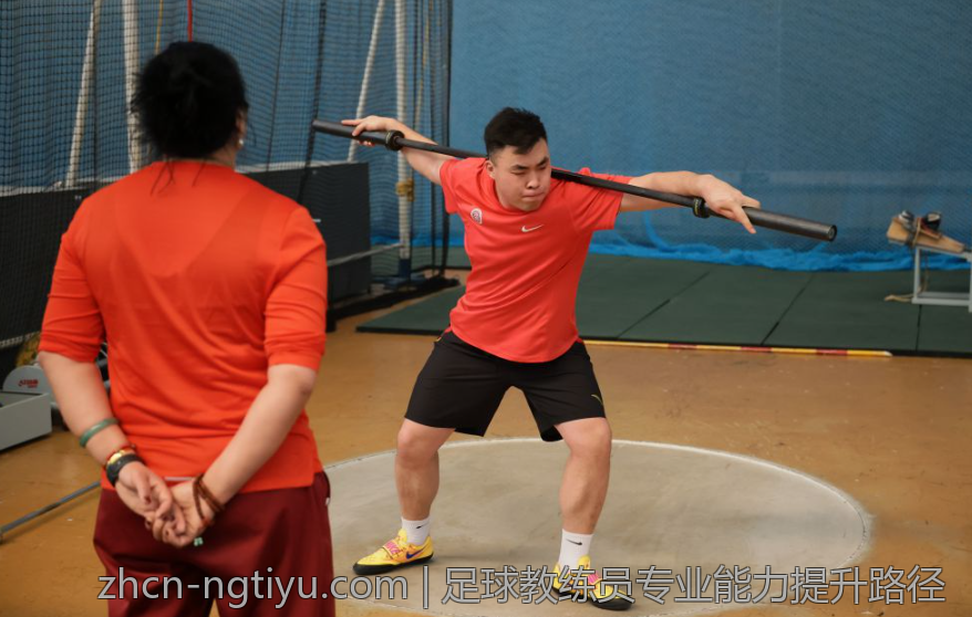 足球教练员专业能力提升路径