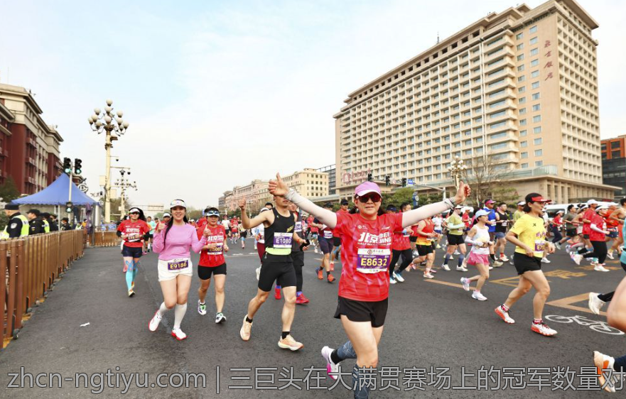 三巨头在大满贯赛场上的冠军数量对比解析